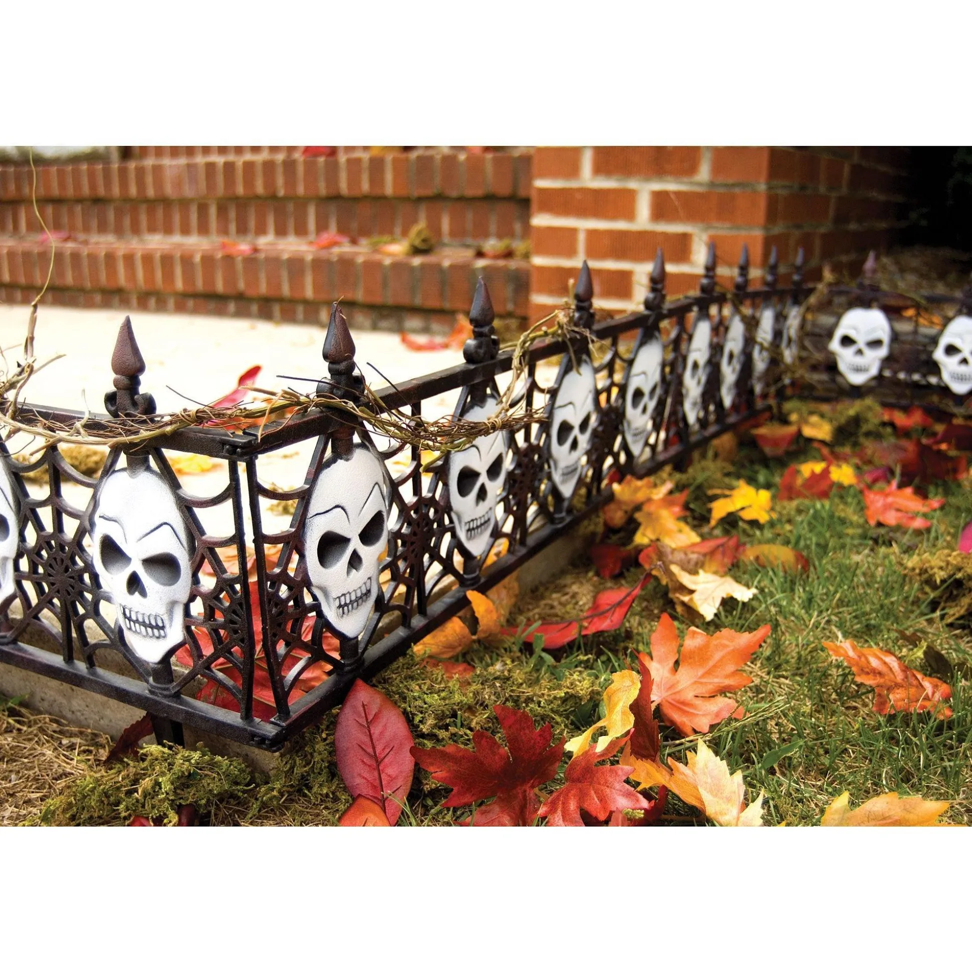 Party City Gothic Skull Fences 2Ct| Yard Stakes & Signs