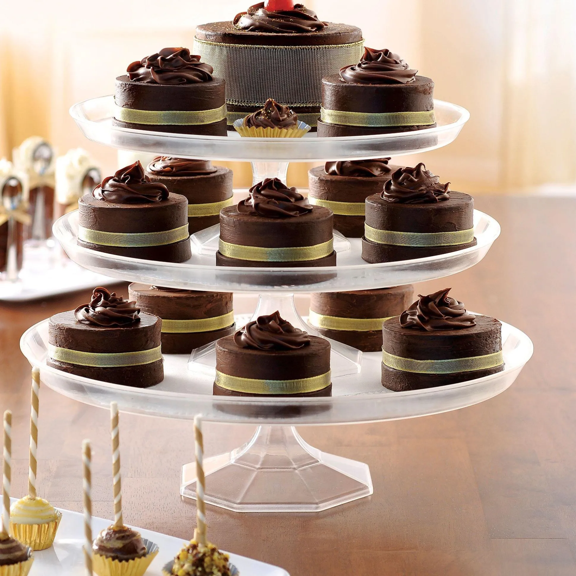 Party City Medium Plastic Cake Stand| Bakeware