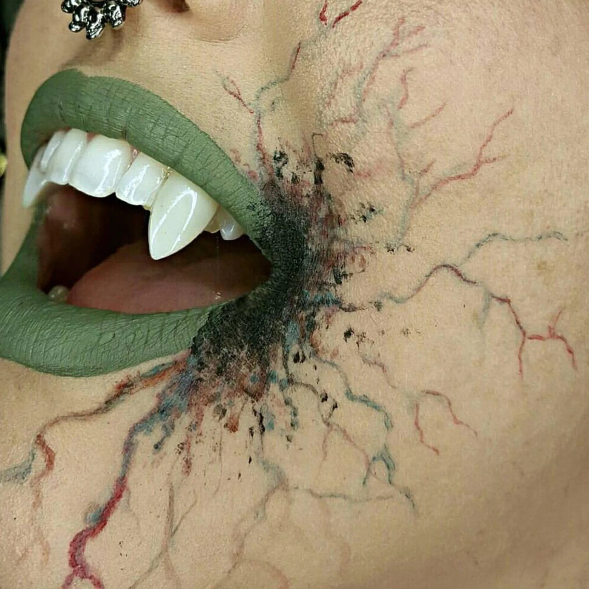 Cheap Scarecrow Classic Deluxe Vampire Fang Set, 18Mm, 2Pc Fangs, Teeth