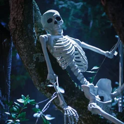 Party City Yorrik The Skeleton's Grave Halloween Decorating Kit| Tombstones & Fencing